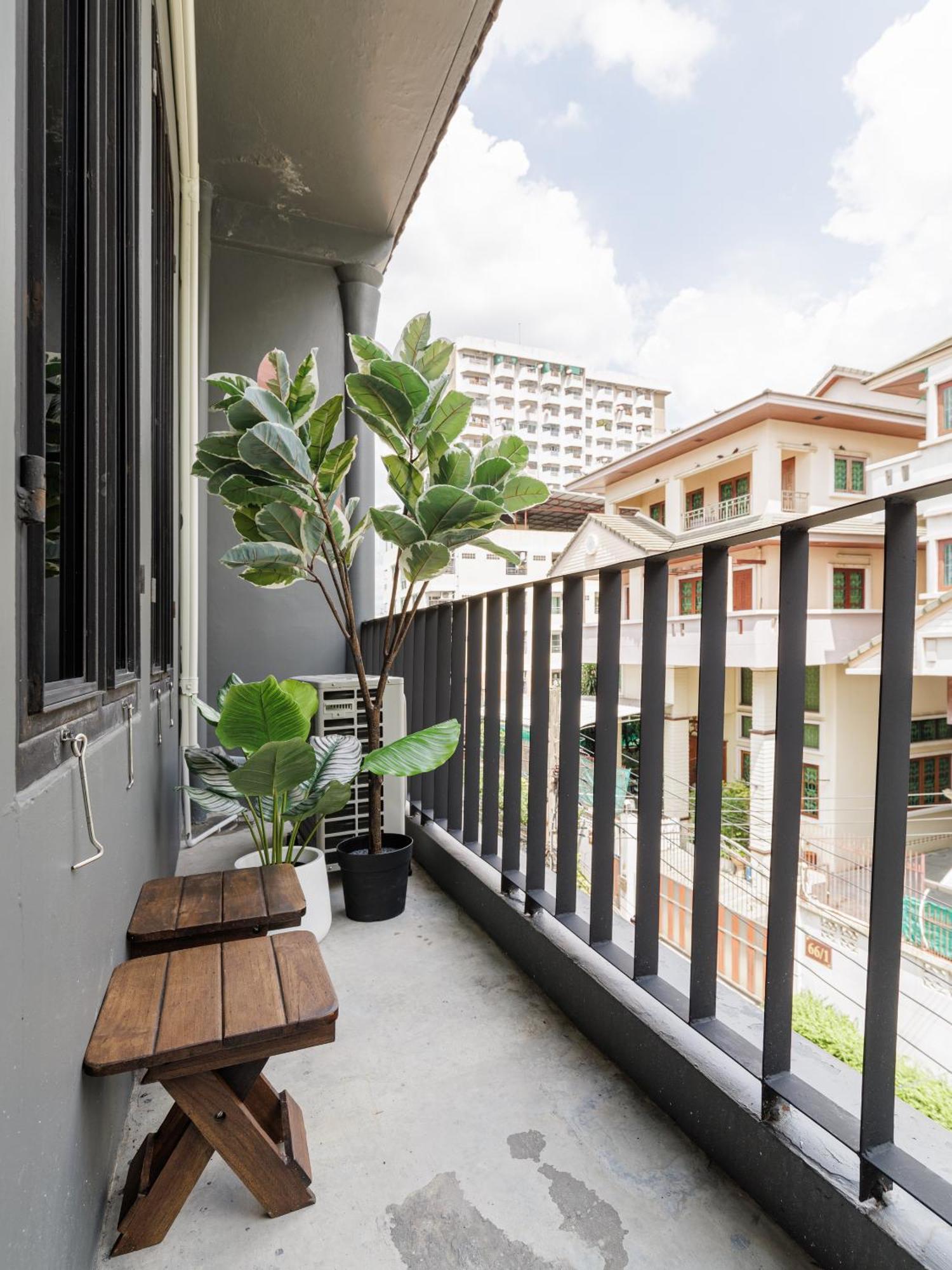 Wabisabi Bangkok 3 Min To Train Station Hotel Exterior foto