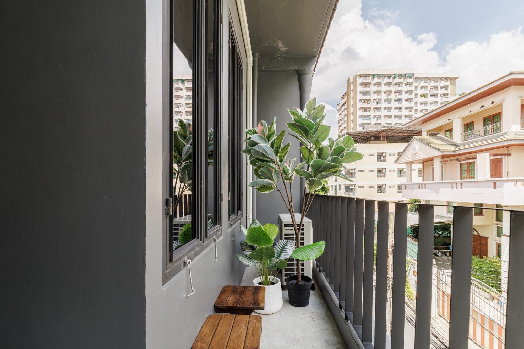 Wabisabi Bangkok 3 Min To Train Station Hotel Exterior foto
